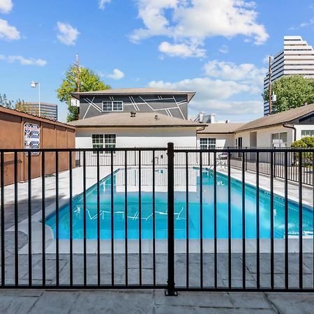Spacious 1Br Galleria Apt With Pool & Free Park Houston Buitenkant foto