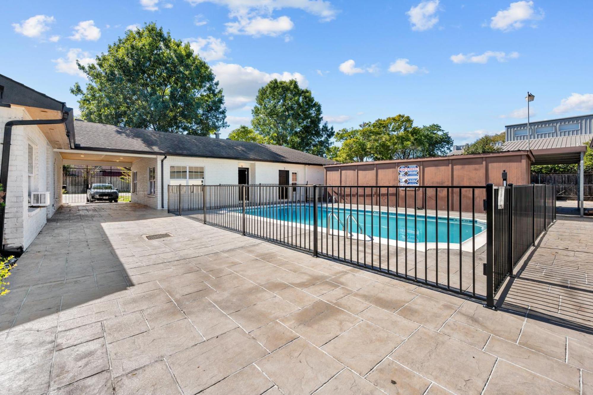 Spacious 1Br Galleria Apt With Pool & Free Park Houston Buitenkant foto