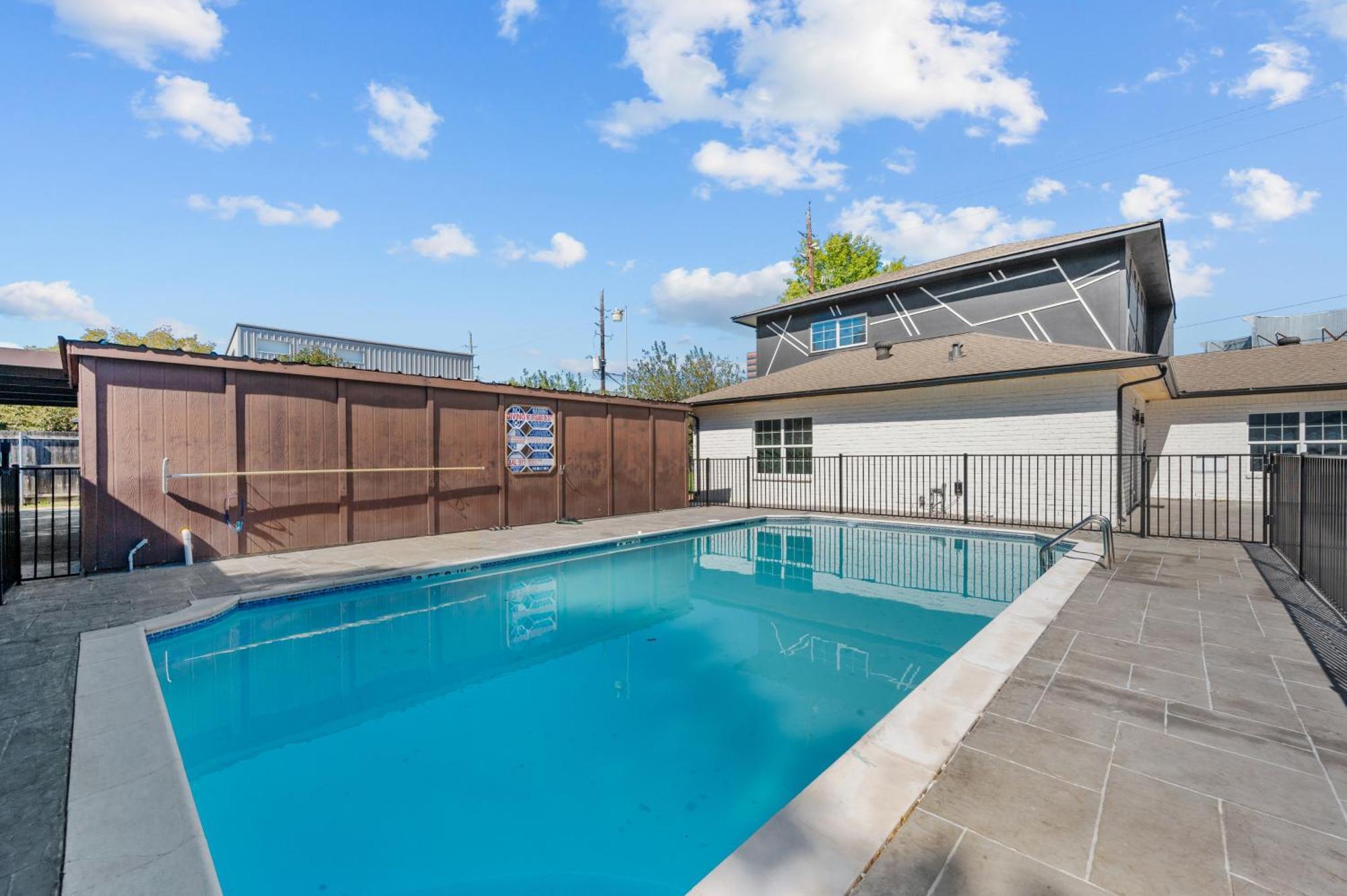 Spacious 1Br Galleria Apt With Pool & Free Park Houston Buitenkant foto